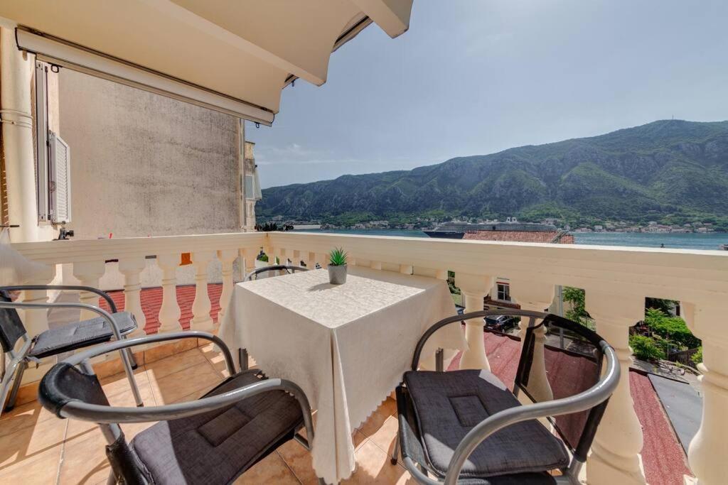 Sailor'S Knot Apartment - Central And Amazing Sea View Kotor Exterior photo